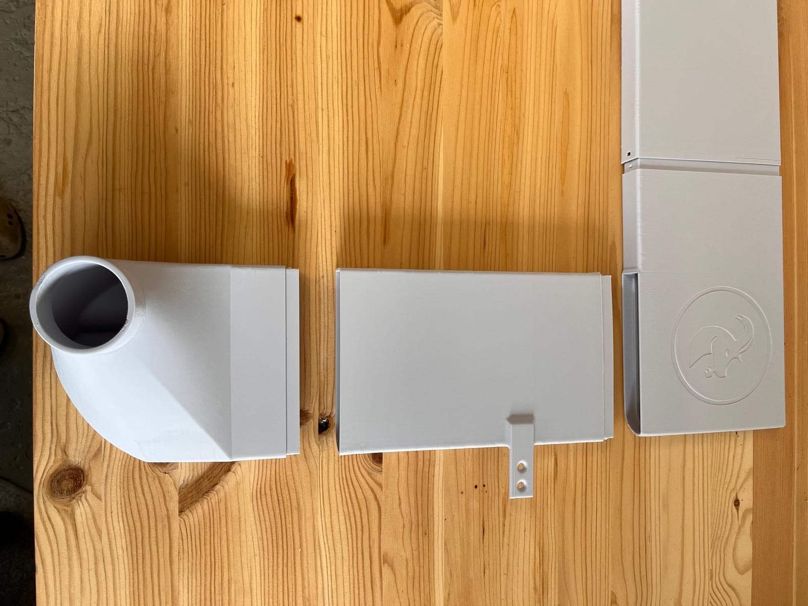 Pièces et capots sur-mesure imprimés en 3D, logo embossé